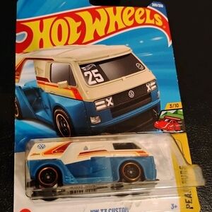 Hot Wheels Volkswagen VW T3 Custom Van New